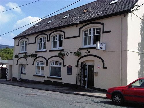 The Hendrewen Hotel Treorchy Bagian luar foto